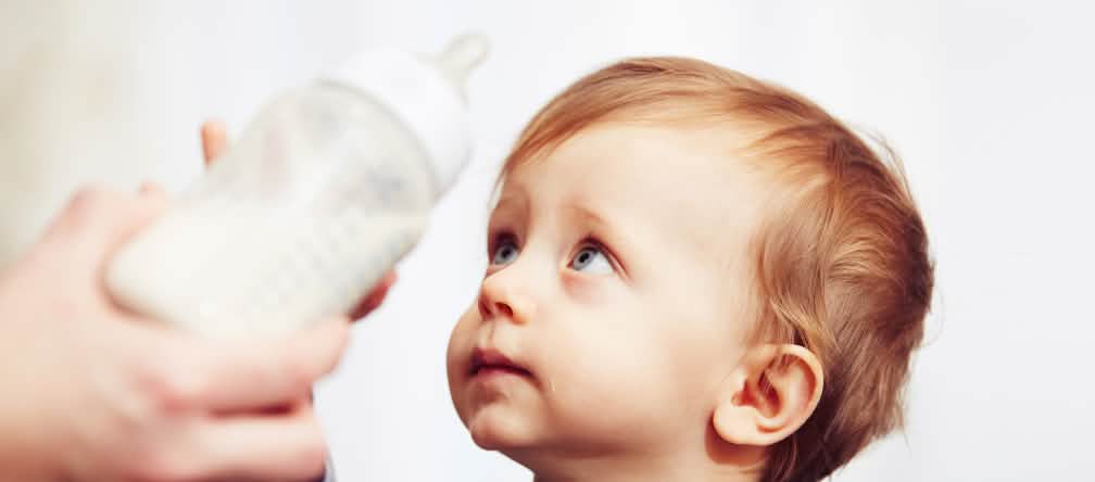 Racun minyak sawit glycidol mengancam manusia terutama anak-anak muda Anak balita menolak botol susu