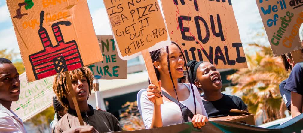 Para aktivis dari Fridays for Future protes menentang bencana iklim Para aktivis dari  Fridays for Future protes menentang bencana iklim