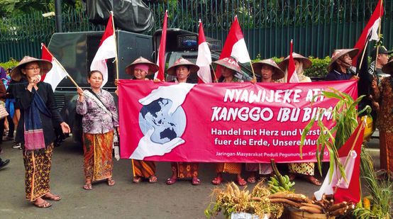 Aksi protes di depan kedutanaan Jerman di Jakarta 2016