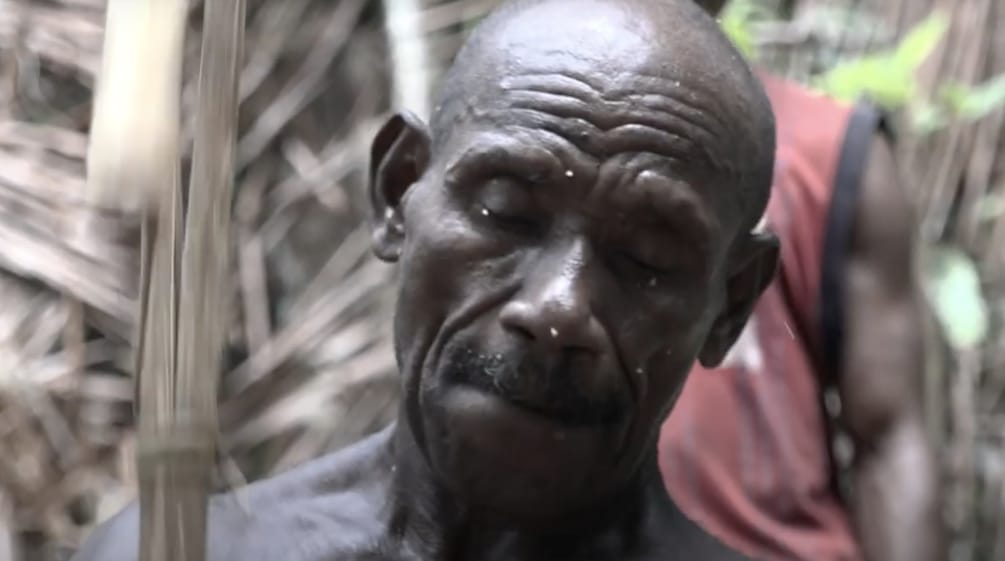 Foto close up seorang Papua