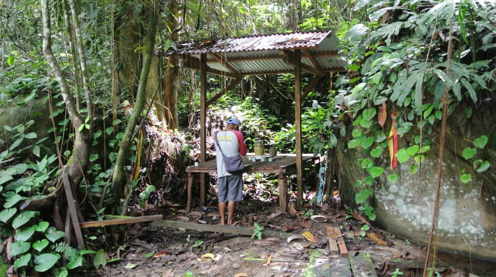 Altar di hutan hujan